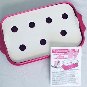 Vintage Tupperware Animal Wigglers jello mold